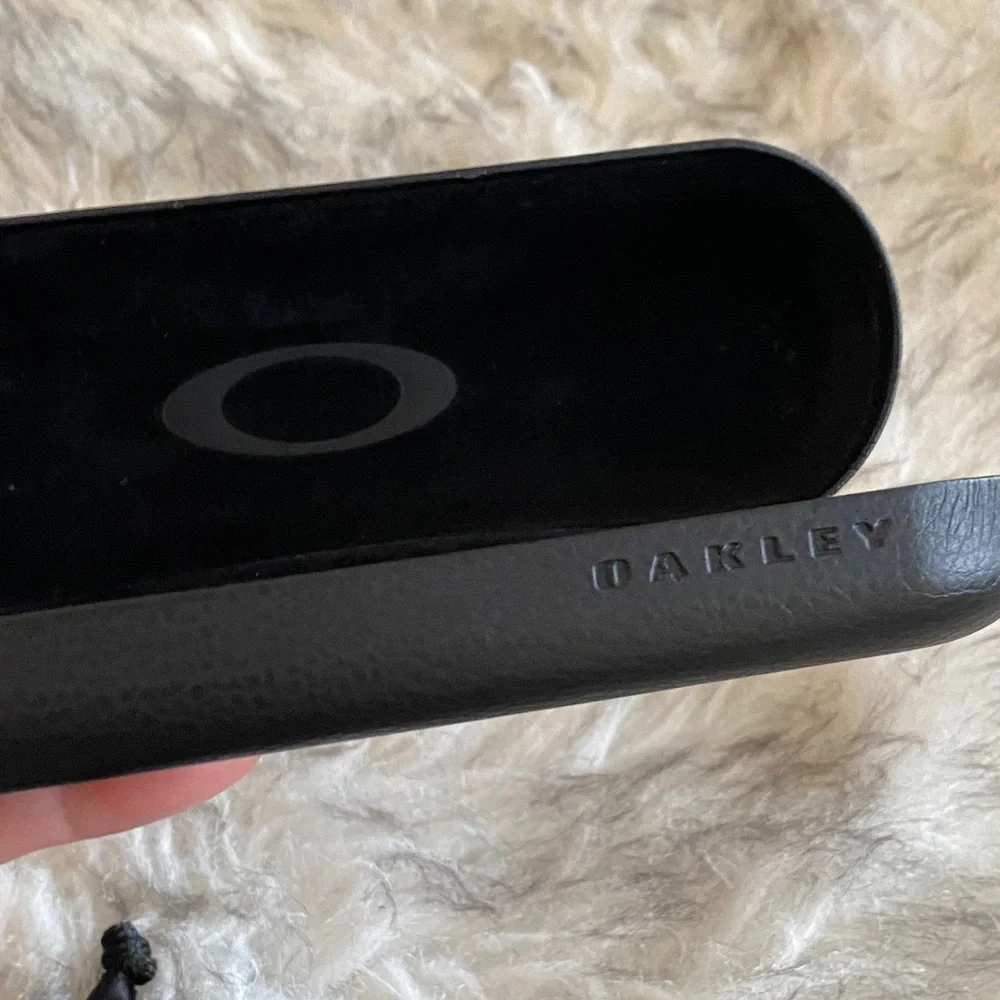 Oakley Black leather hard shell Sunglasses Case with Soft Pouch